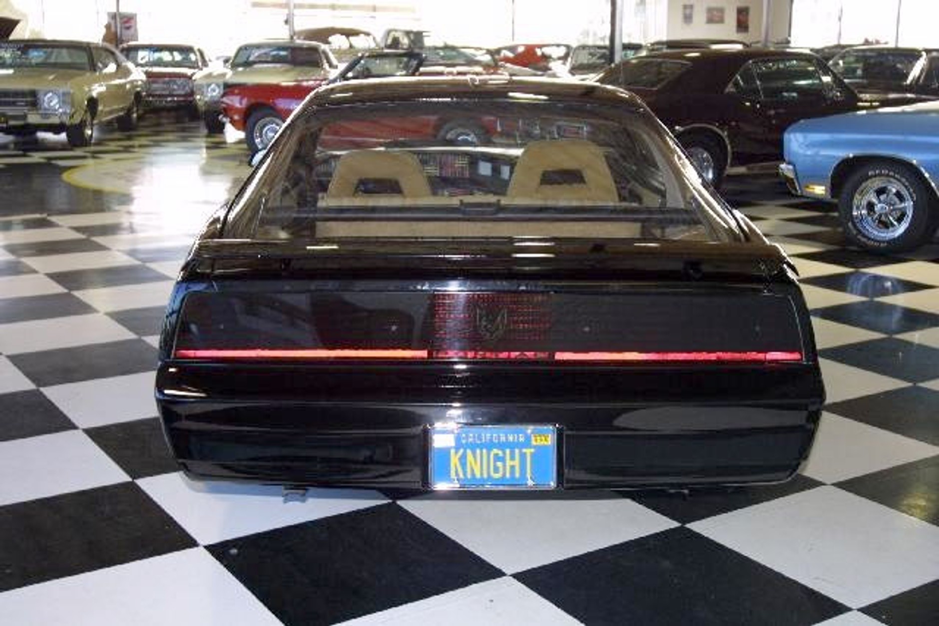 Legendarny KITT na sprzedaż