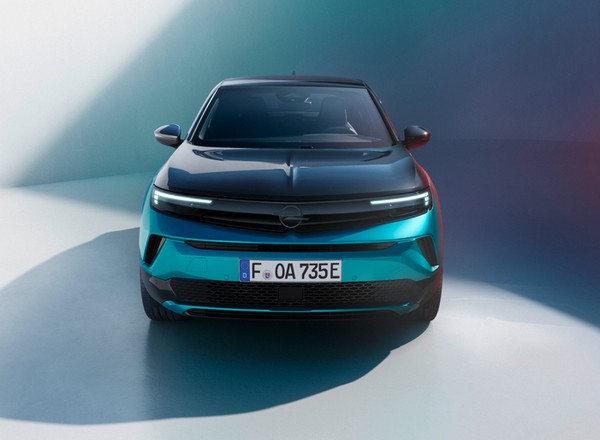 Nowy Opel Mokka - wygląd, duże zmiany we wnętrzu i silniki