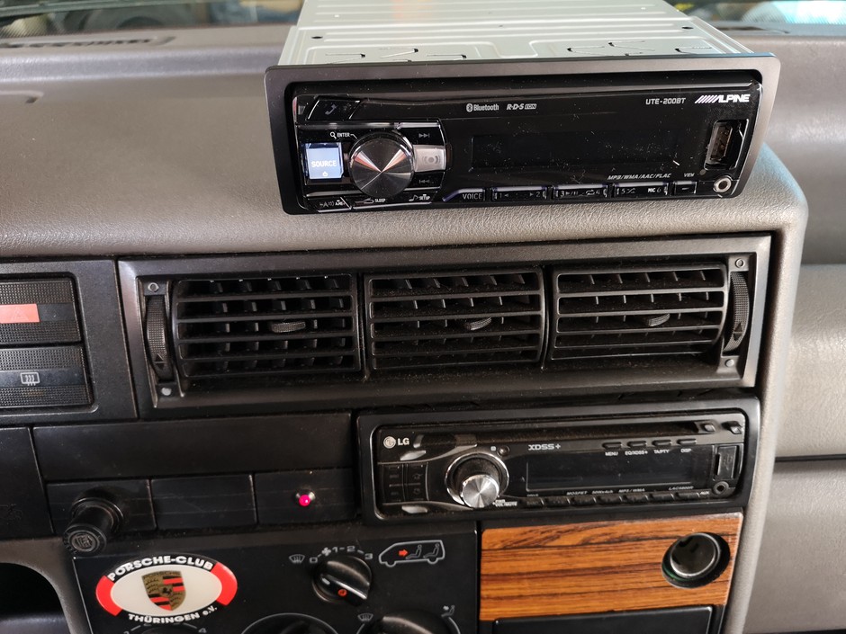 Alpine UTE-200BT