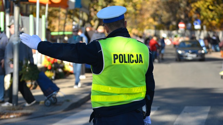 Kierowanie ruchem przez policjanta