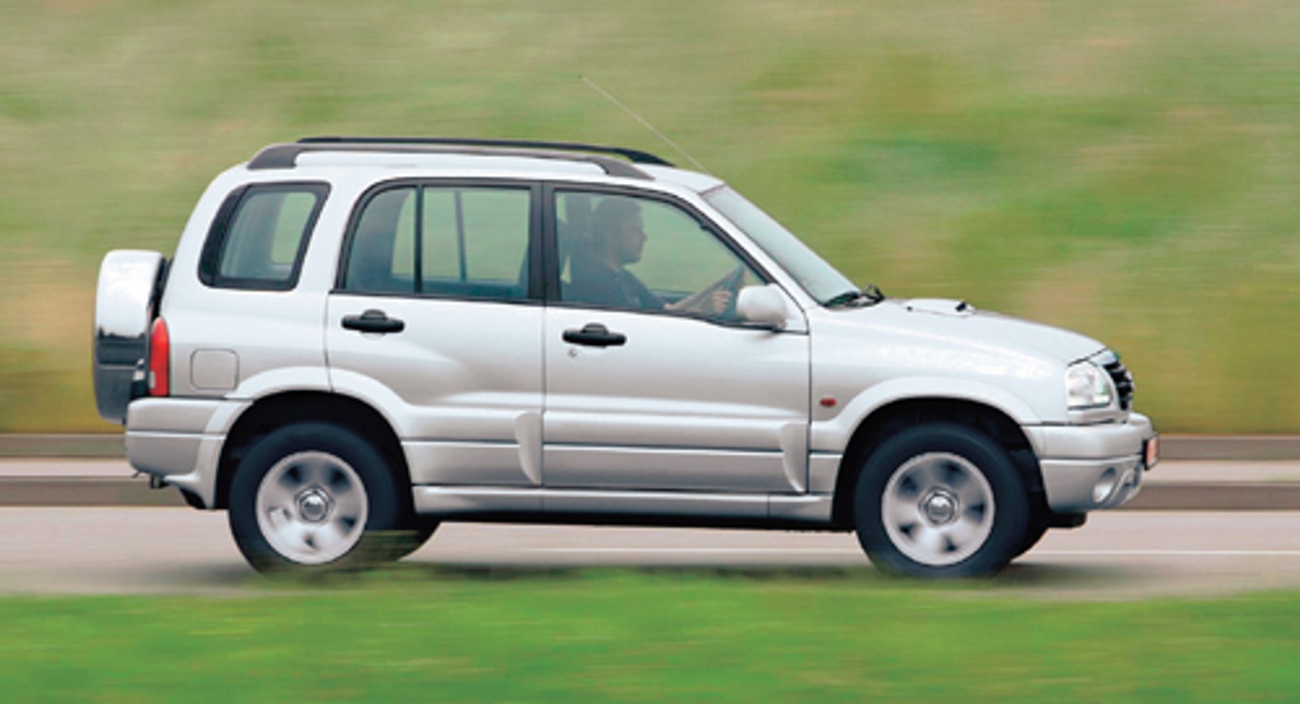 Land Rover Freelander, Suzuki Grand  Vitara, Toyota RAV4 - Dużo wolności za małą kasę