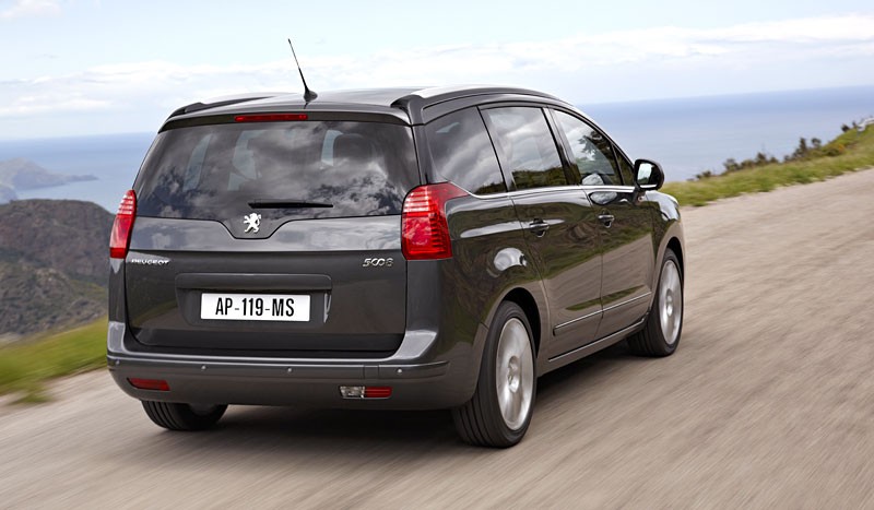 Peugeot: 5008 - duży, wygodny, nowoczesny, dla 5 lub 7 osób