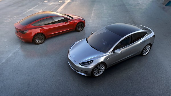 Tesla Model 3 kosztuje w Polsce niecałe 200 tys. zł