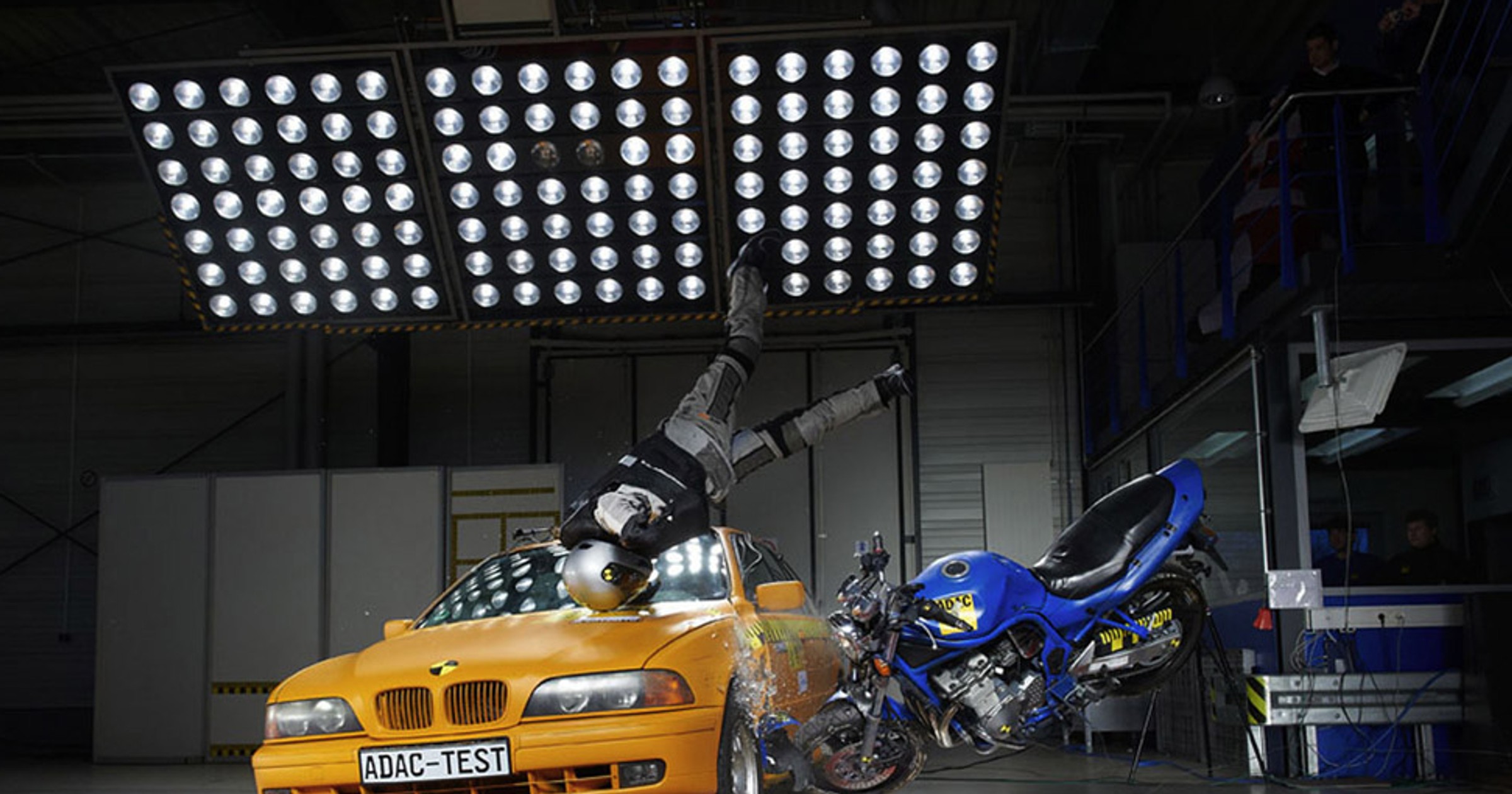 Test poduszek powietrznych dla motocyklistów