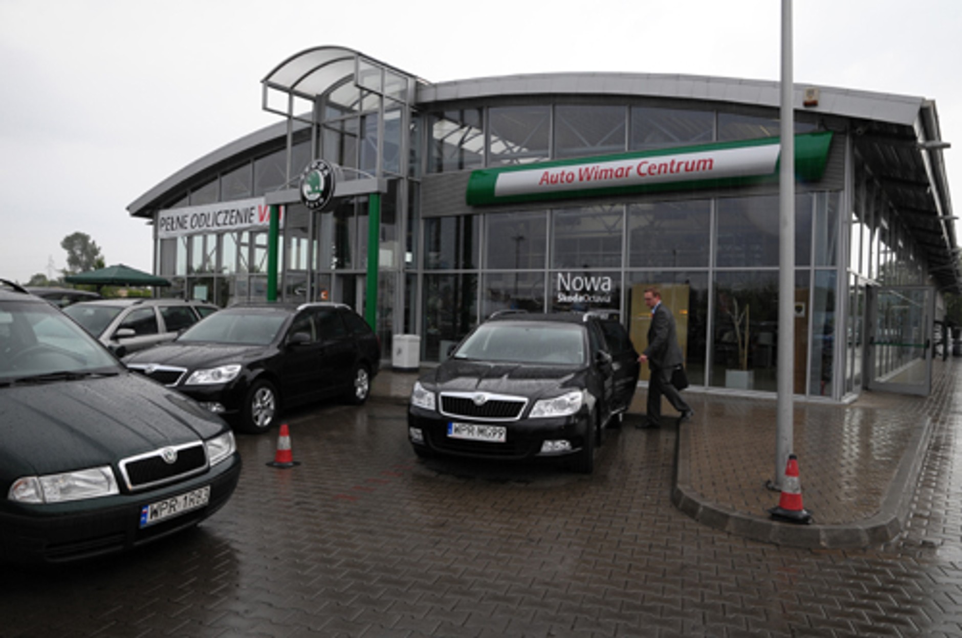 Wielki test salonów samochodowych: W salonach Toyoty obsługują najlepiej