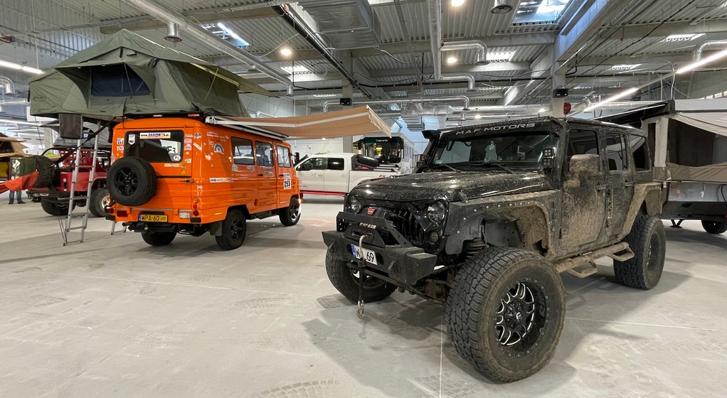 Żuk z namiotem i markizą, Wrangler z przyczepą - cuda wianki!