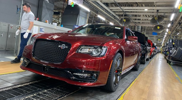 Chrysler 300C kończy swój żywot. U nas dostępny był pod włoską marką