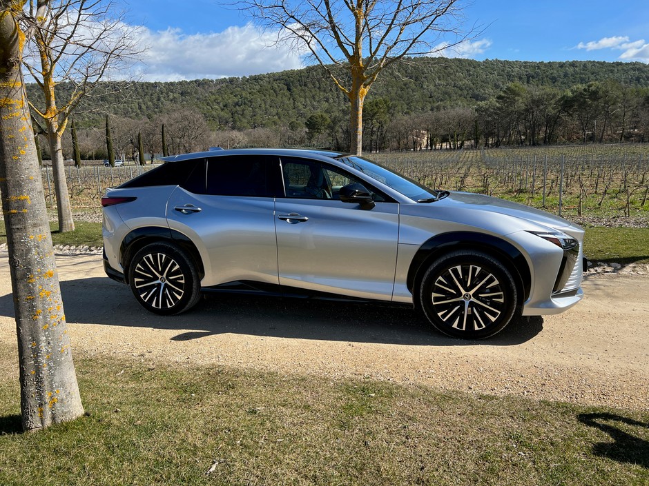 Lexus RZ 450e 2023