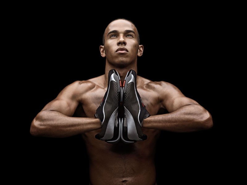 Lewis Hamilton nago!
