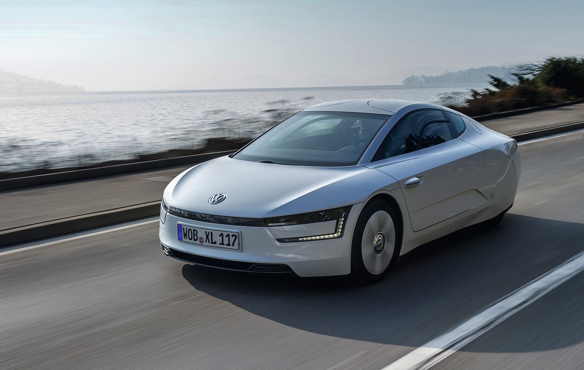 VW XL1 na trasie z Lucerny do Genewy