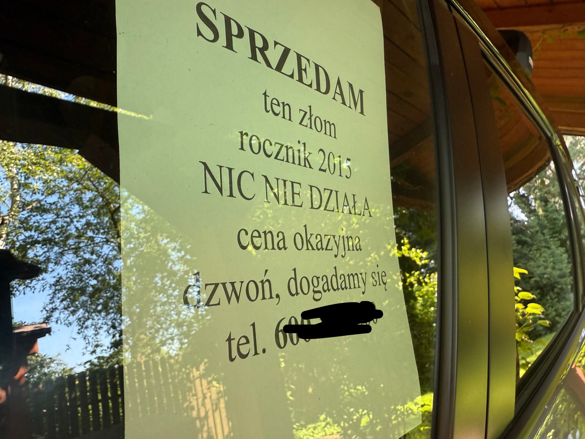 Karteczka "sprzedam samochód"