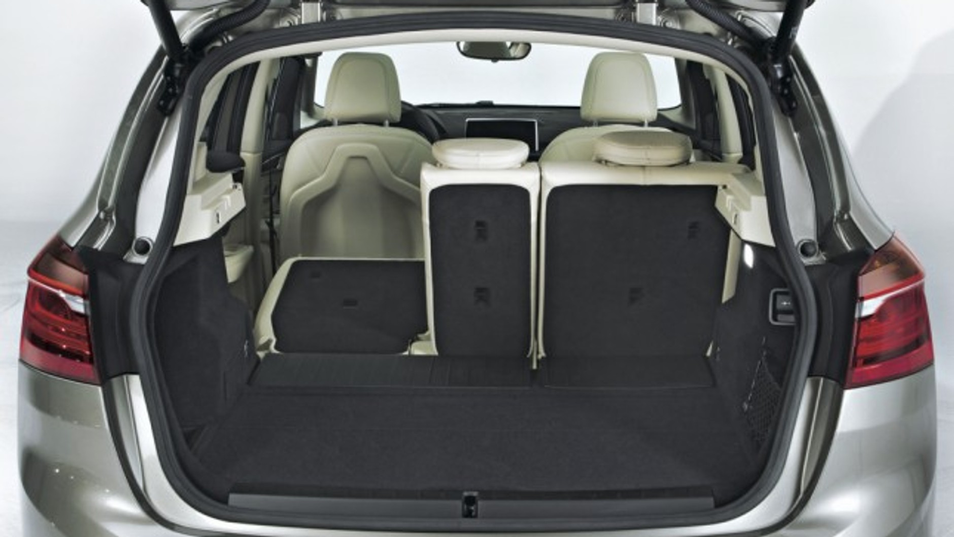 Seria 2 Active Tourer – pierwszy van BMW w porównaniu z VW Golfem Sportsvanem