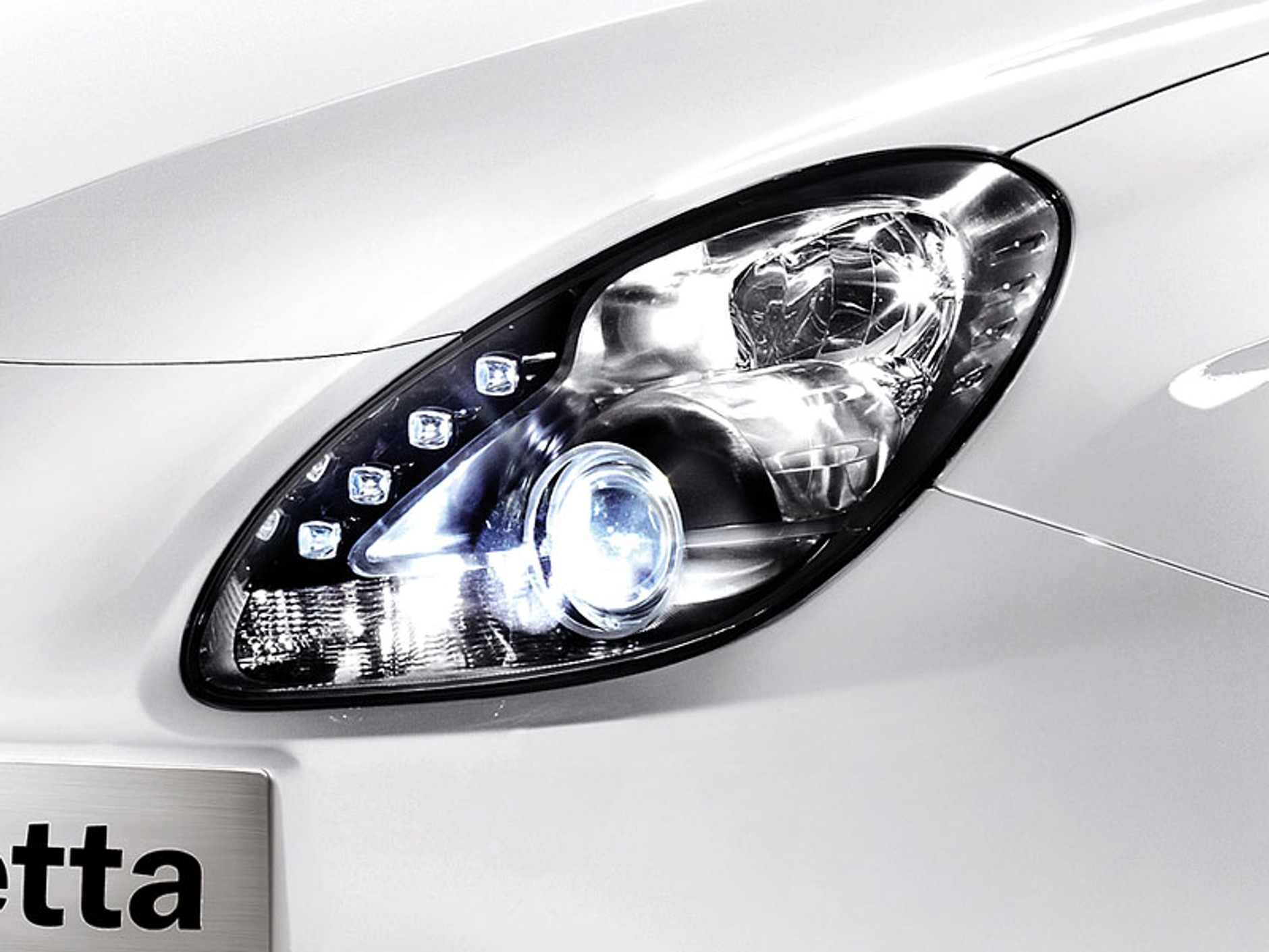 Alfa Romeo Giulietta: wnętrze i nowe zdjęcia