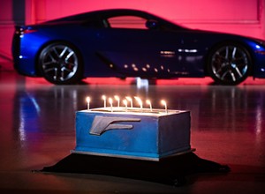 Lexus LFA – 10. urodziny ikony
