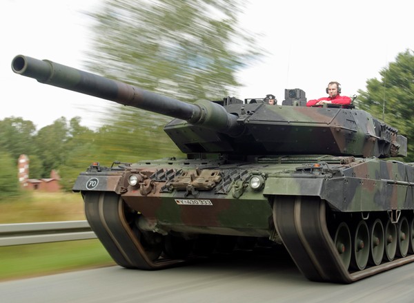 Czołgi Leopard 2. Te maszyny mają zmienić układ sił w Ukrainie