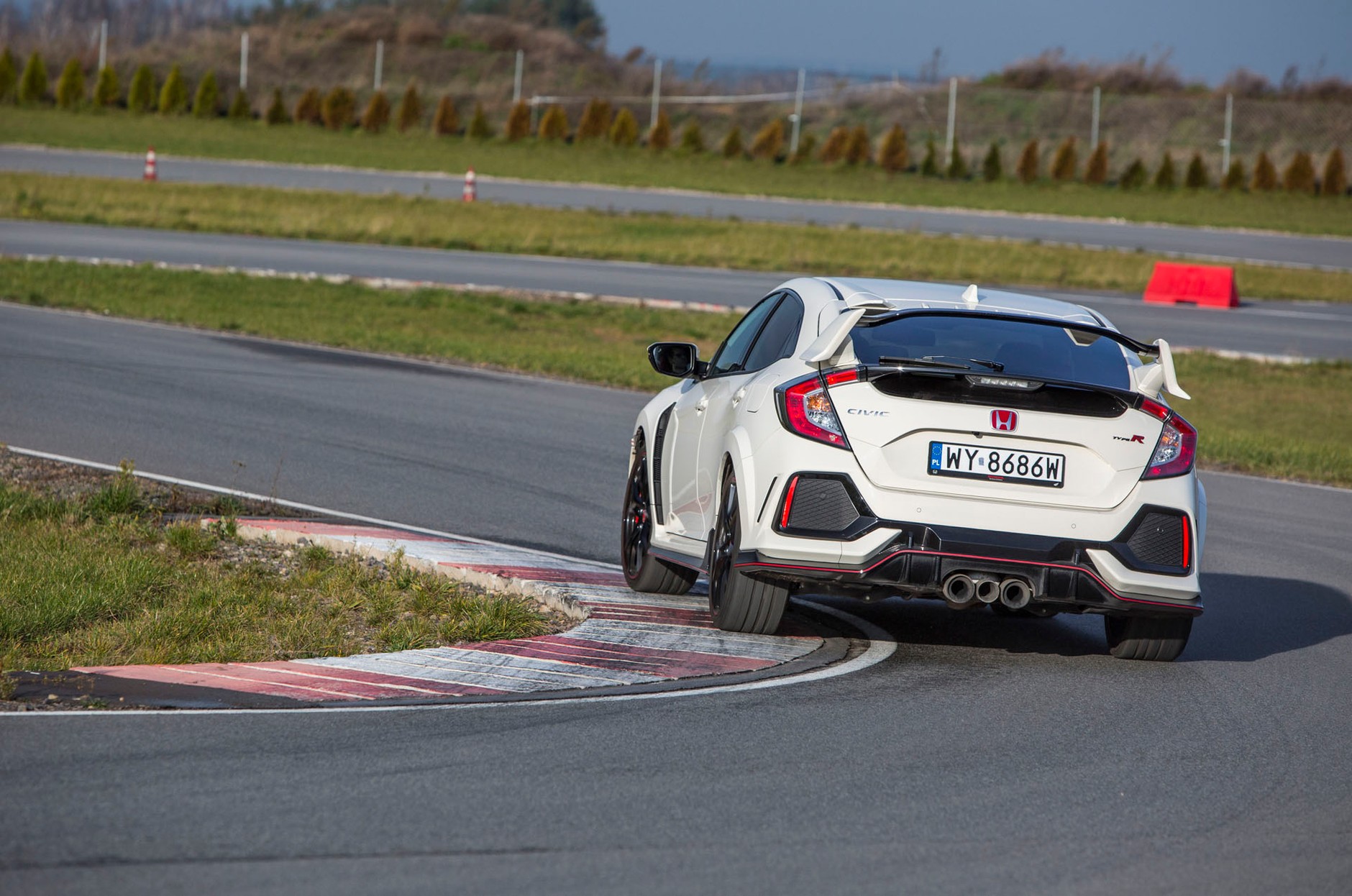 Honda Civic Type R - jest tak szybka, jak wygląda