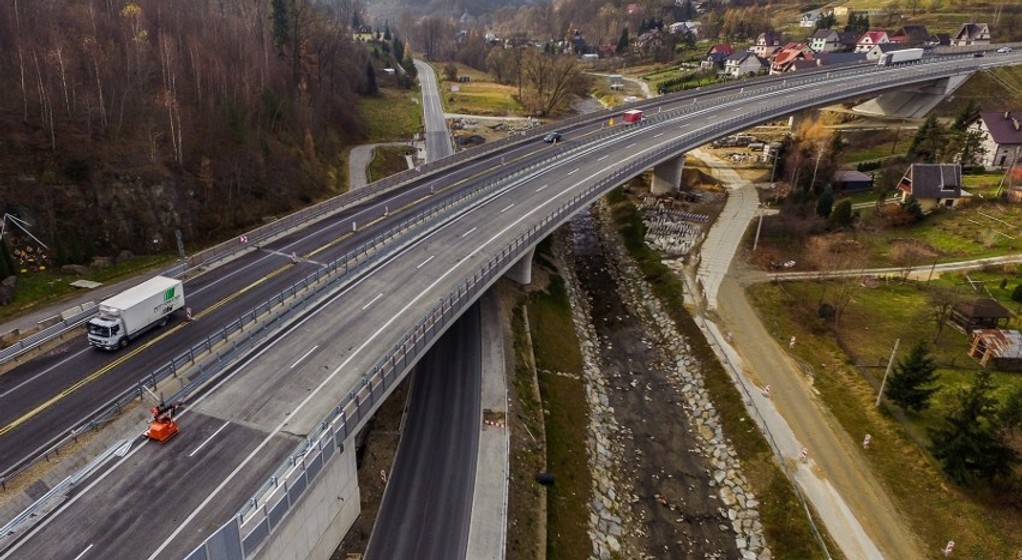 Od wtorku kierowcy między Lubniem i Naprawą pojadą nową drogą