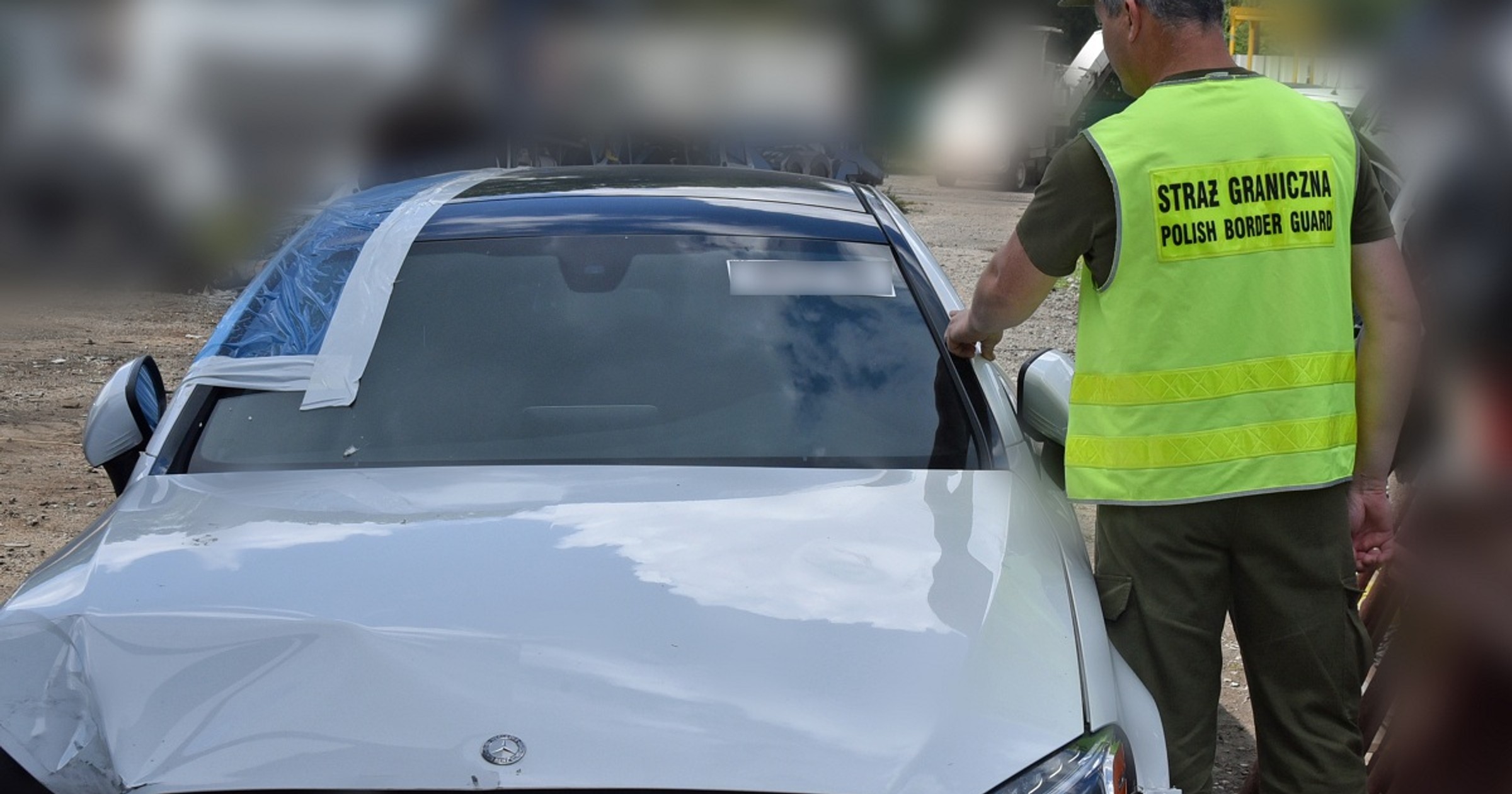 Mercedes C 300 Coupe z Kanady odzyskany przez polską Straż Graniczną