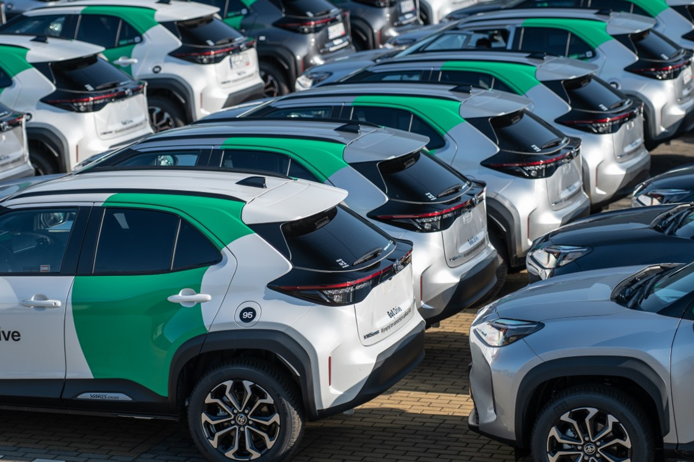 Toyoty Yaris wracają do carsharingu. Startuje zupełnie nowa usługa w Bolcie