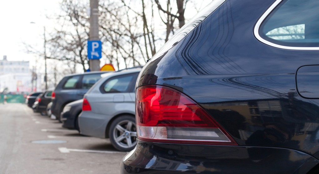 Samochody na parkingu