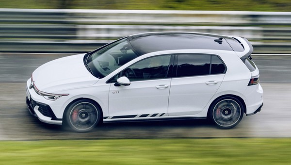 Polscy dealerzy przyjmują już zamówienia na nowego Golfa GTI. Znamy ceny