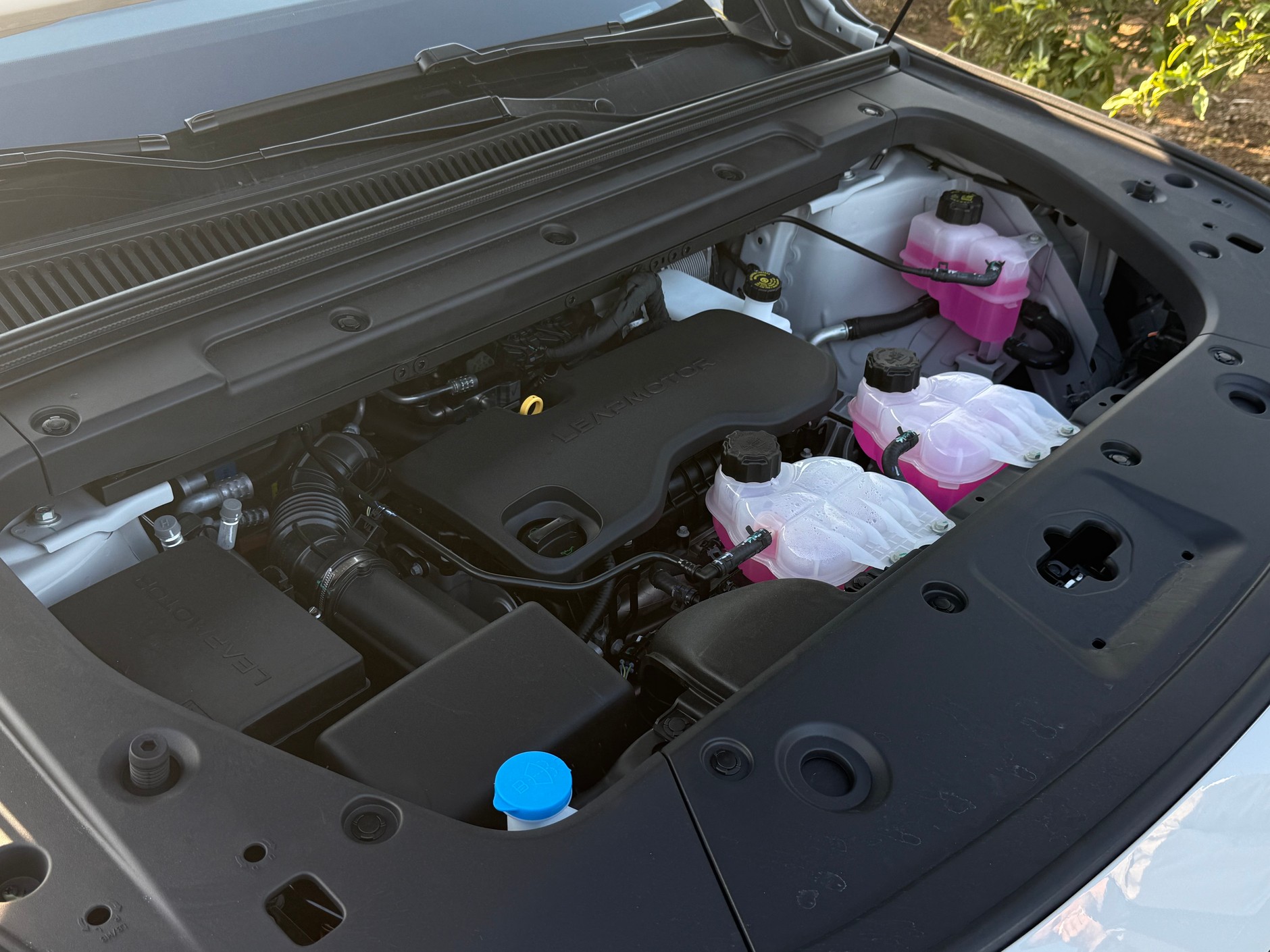 Leapmotor C10 REEV – pod maską pracuje 1,5-litrowy benzyniak o niedużej mocy napędzający generator prądu