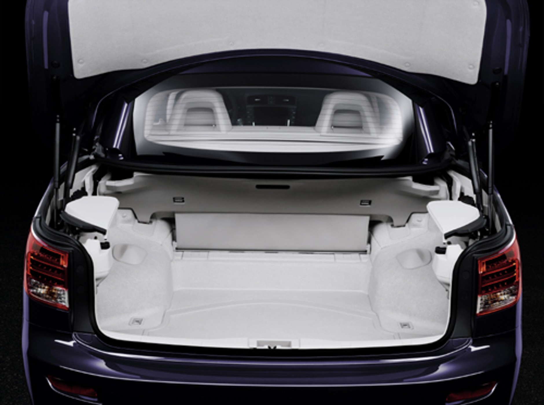 LEXUS IS 250C: Pociągające otwarcie