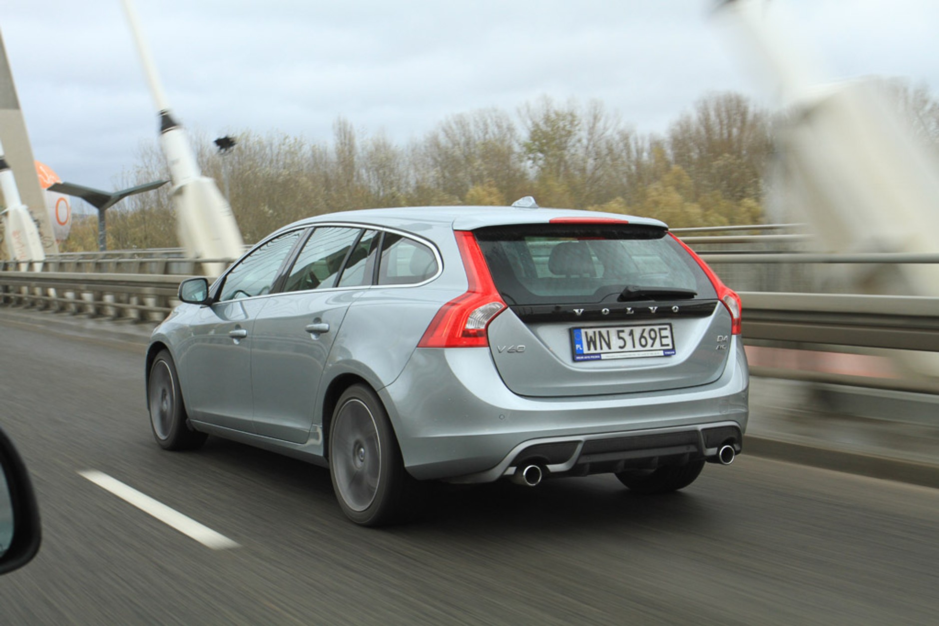 Test Volvo V60 2.4 AWD R-Design: komfortowo, rodzinnie i oszczędnie