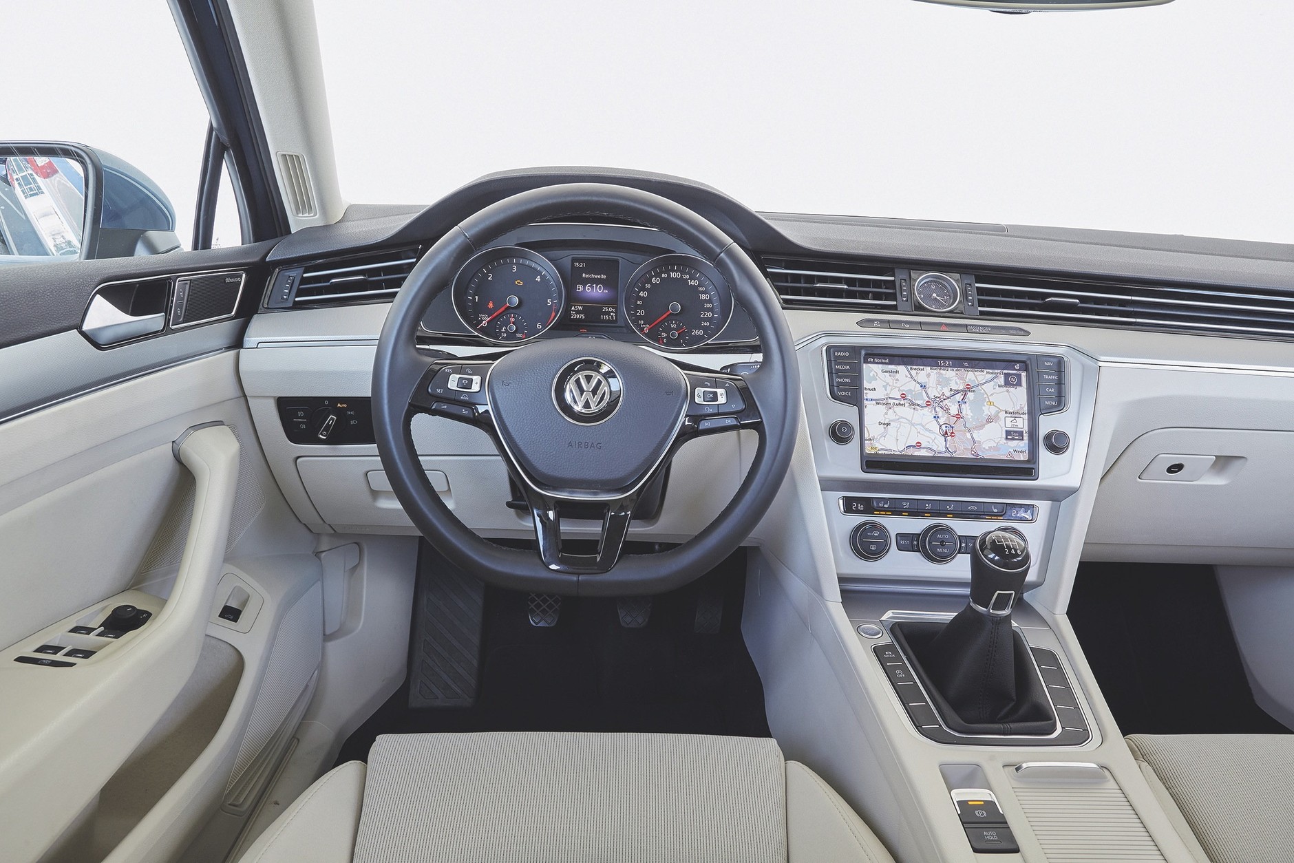 Porównanie: Ford Mondeo 2.0 TDCI, Hyundai i40 1.7 CRDI, Skoda Superb 2.0 TDI, Volkswagen Passat 2.0 TDI - osiągi, spalanie, wymiary, dane techniczne