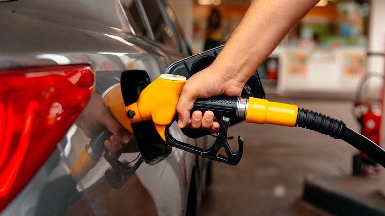 Członkowie Solidarności za litrą etyliny 95 zapłacą o 35 gr mniej. Nie dotyczą ich także limity zakupów