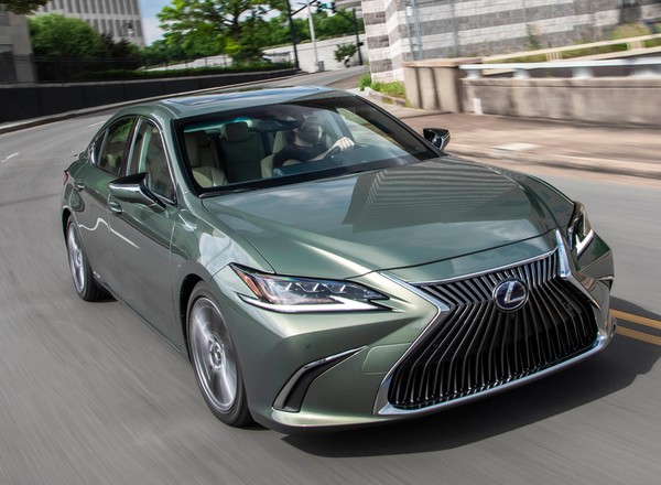 Lexus ES 300h - przybysz z Ameryki | TEST
