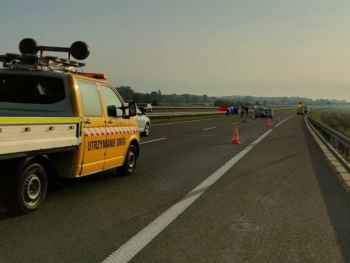 Tragiczny wypadek na autostradzie A4. Pasażerka nie żyje