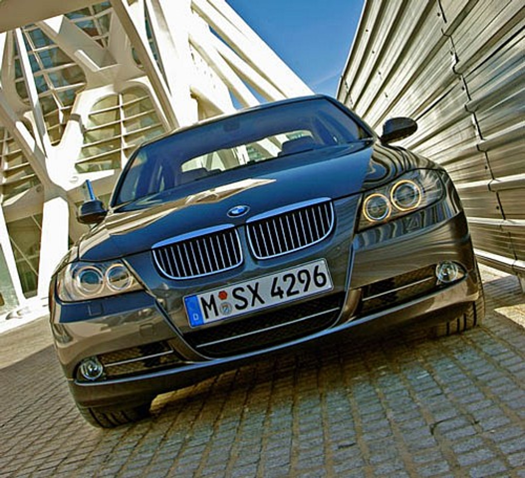 BMW serii 3 w salonach