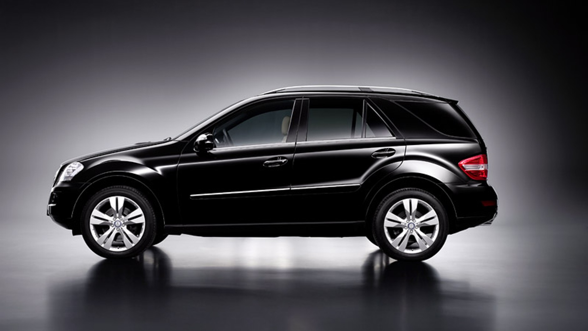 Mercedes-Benz M: facelifting stuttgarckiego SUV-a