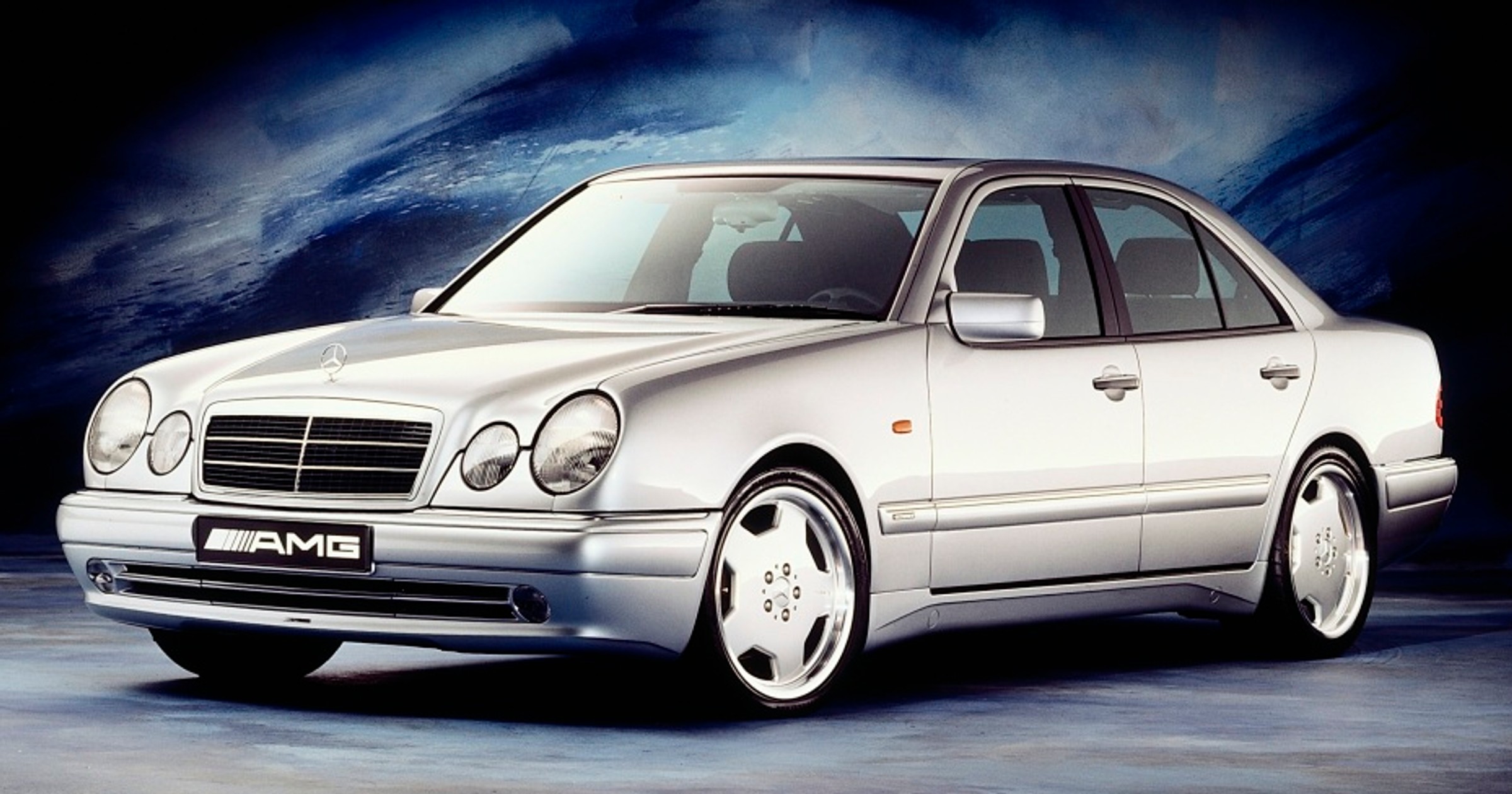 Mercedes klasy E ma 25 lat