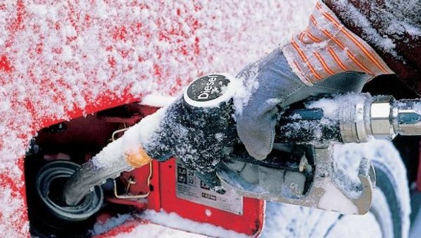 Nie tylko E10. To B7 jest największą zmorą kierowców. Co zrobić, gdy zimą zamarznie paliwo?