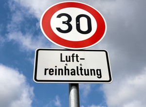 Niemiecki kierowca elektryka uważał, że limit prędkości jest dla innych. Sąd rozwiał wątpliwości