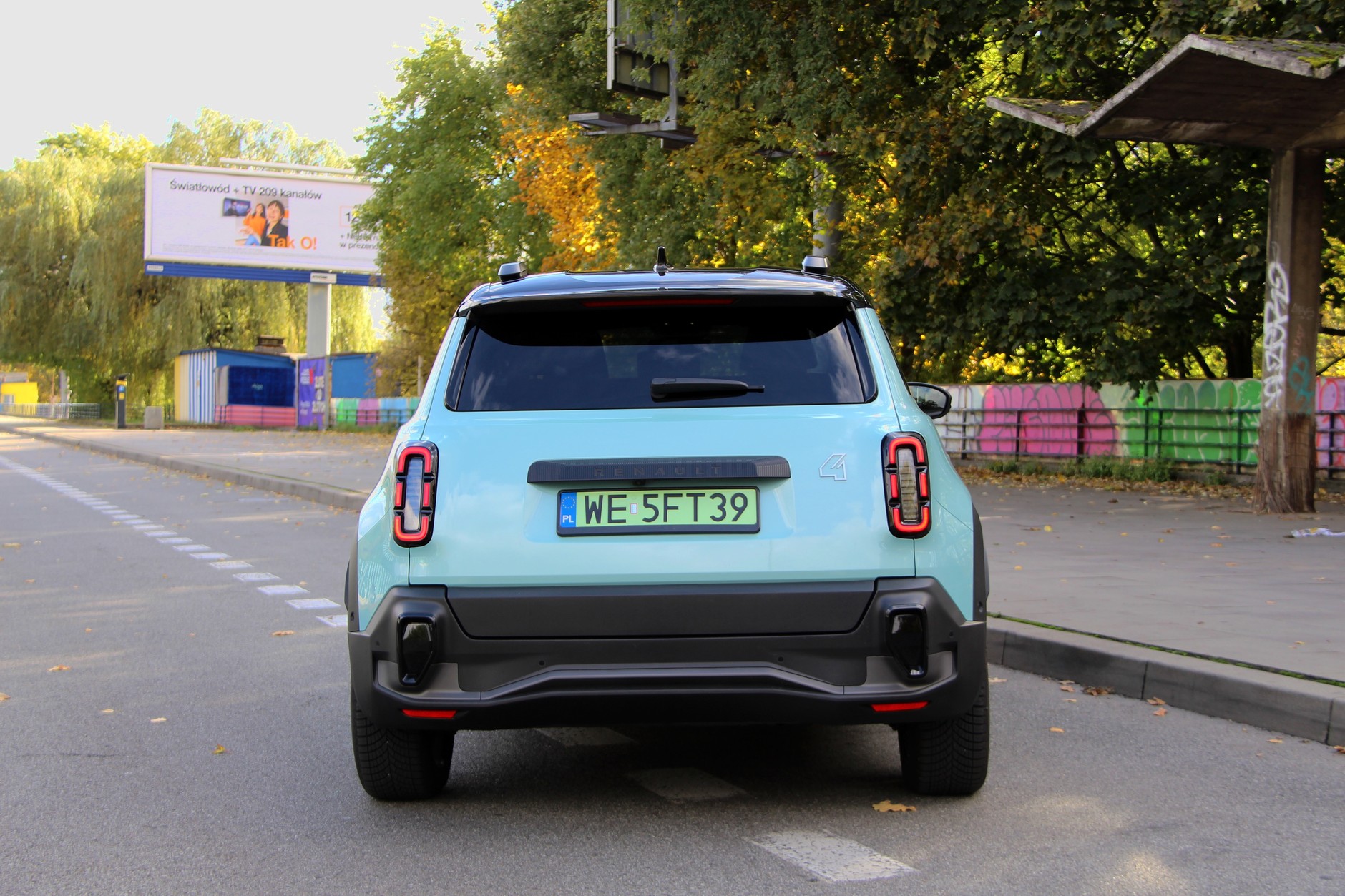 Renault 4 E-Tech Iconic