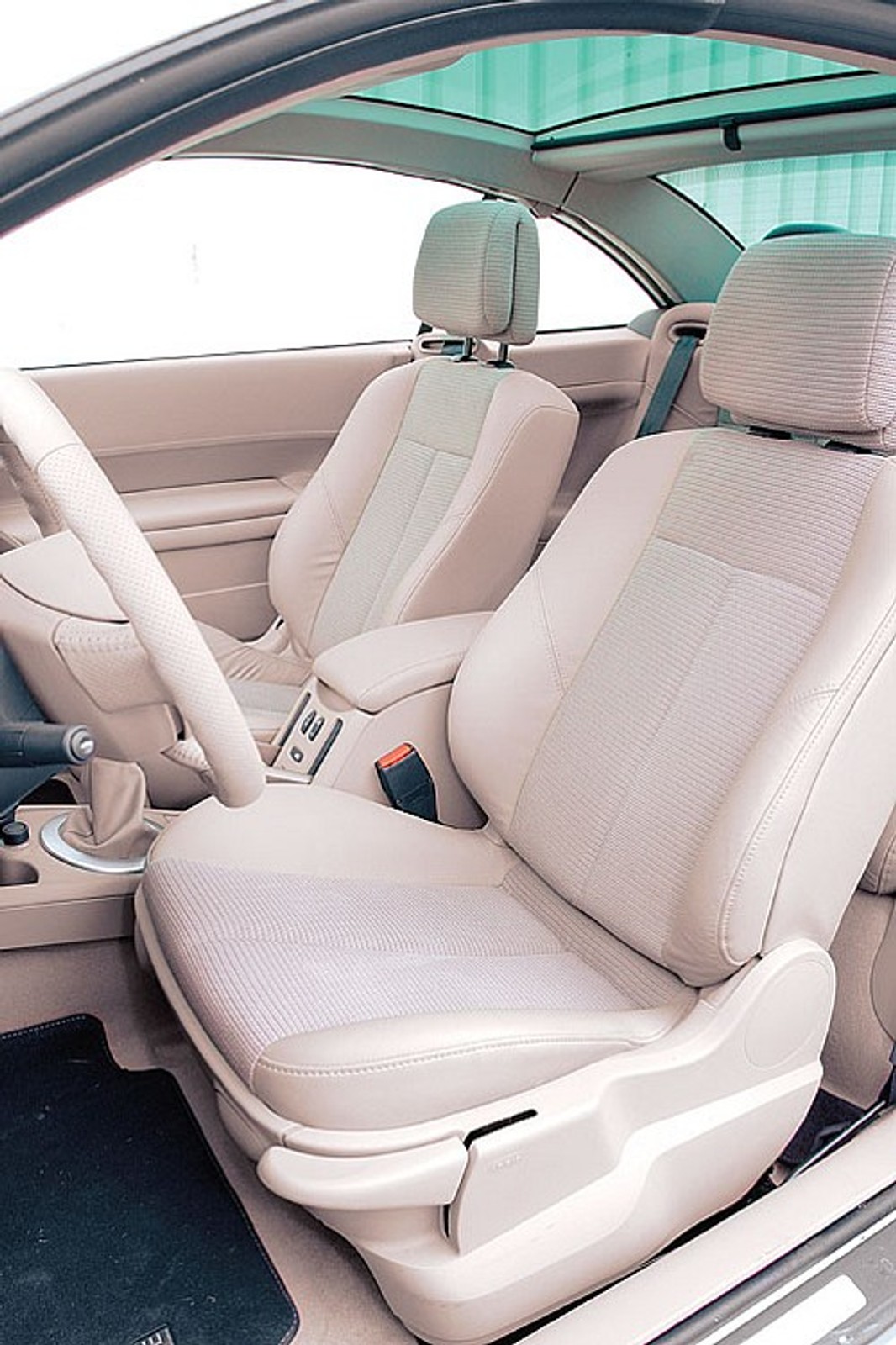 Renault Mégane Coupé Cabrio 2.0 dCi Privilege - Ropniak bez dachu