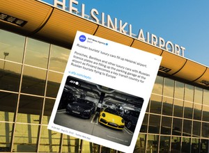 Porsche i Bentleye na lotnisku w Helsinkach. Tak rosyjscy turyści podróżują do Europy