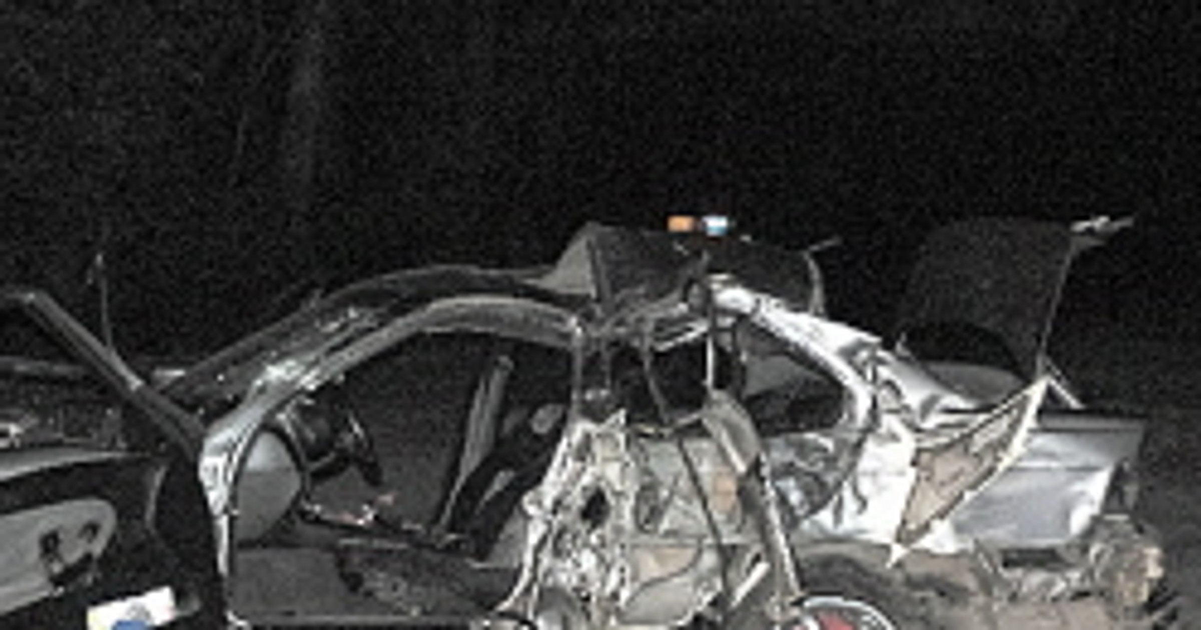 Policjanci znaleźli rozbite BMW z rannym kierowcą
