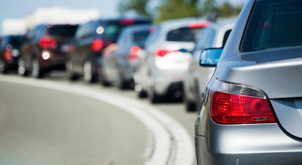 Dlaczego na niektórych autostradach i ekspresówkach ciągle tworzą się korki?