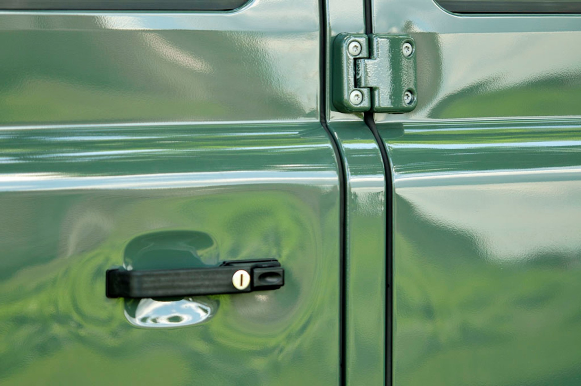 Garaż marzeń: Jaguar F-Type i Land Rover Defender - Brytyjscy łamacze serc