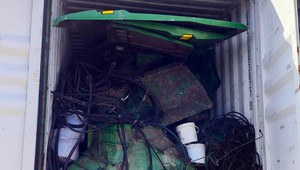 Inspektorzy ITD nie przypuszczali, że w kontenerze znajdą rozczłonkowany kombajn