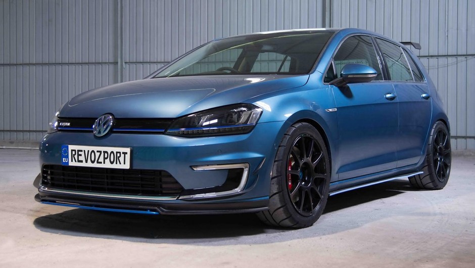 Wyścigowy Volkswagen Golf na prąd