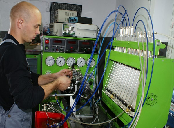 WTRYSK PILOTAŻOWY