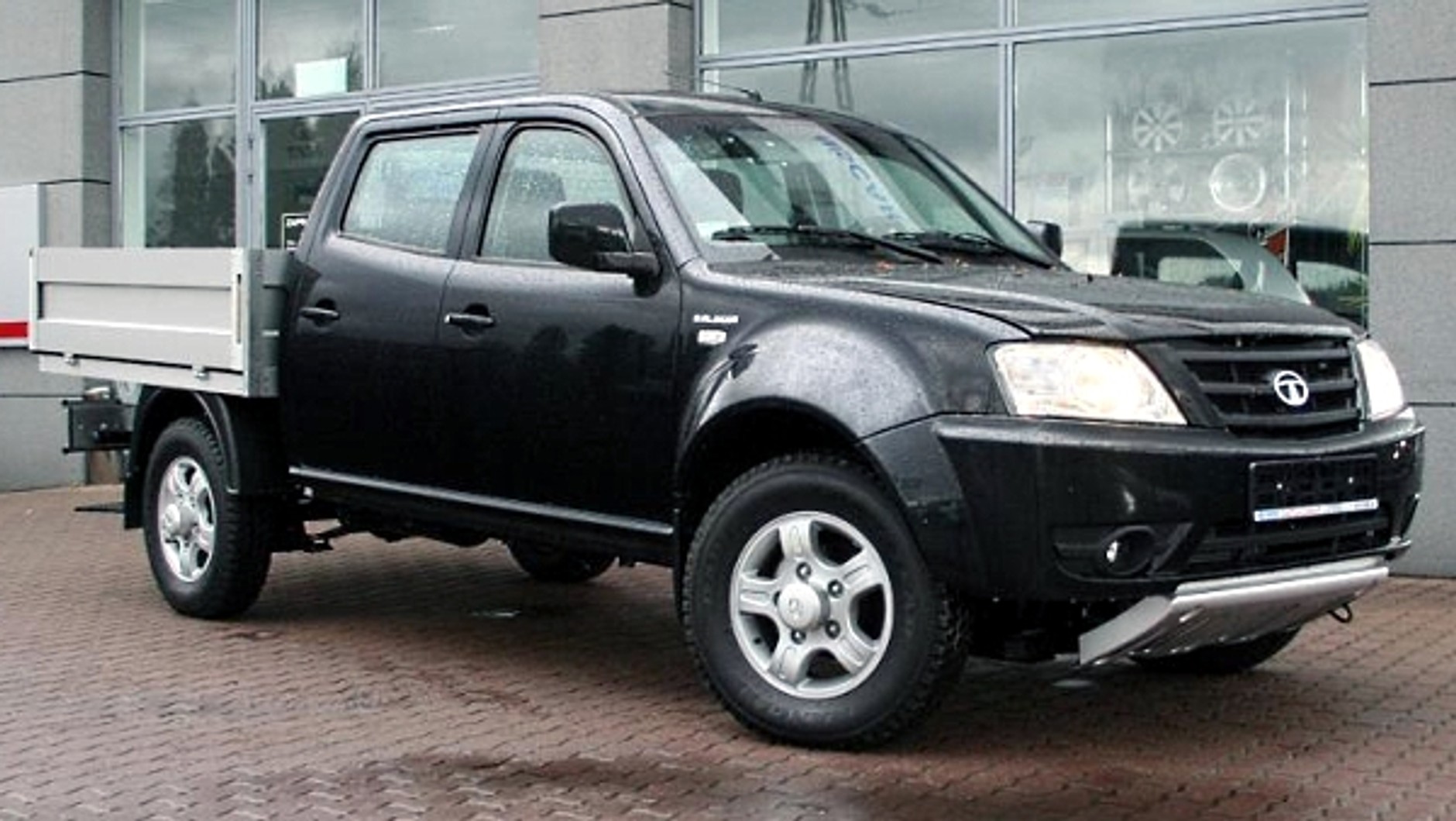 Tata Xenon