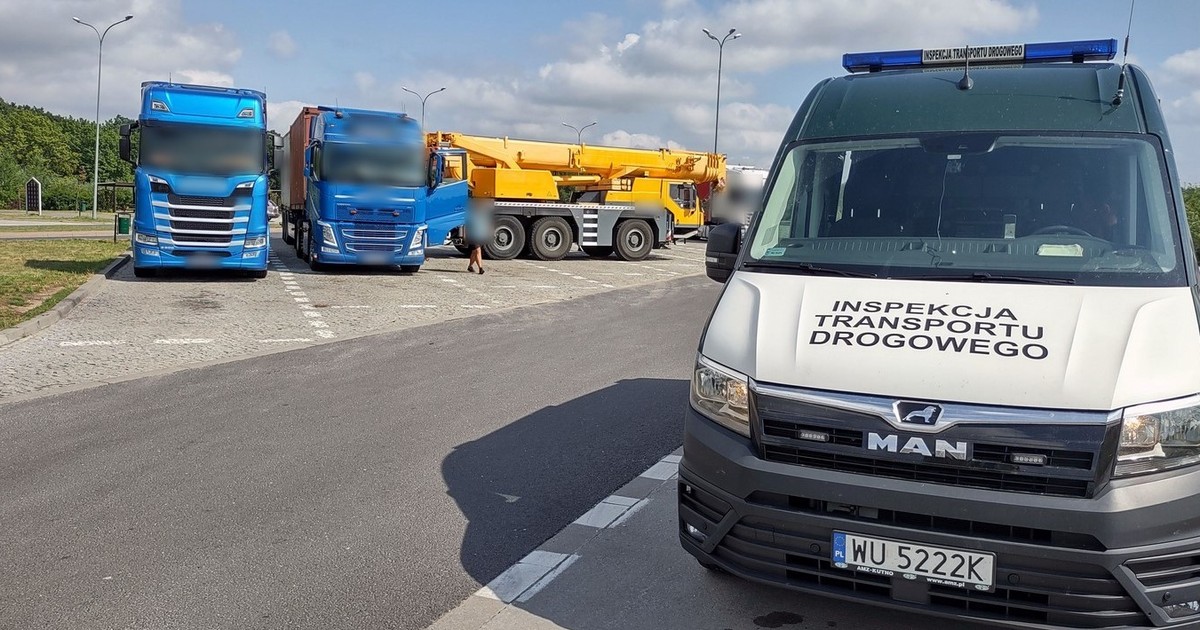Miejsce kontroli przeładowanego zestawu zatrzymanego przez patrol wielkopolskiej ITD koło Gniezna