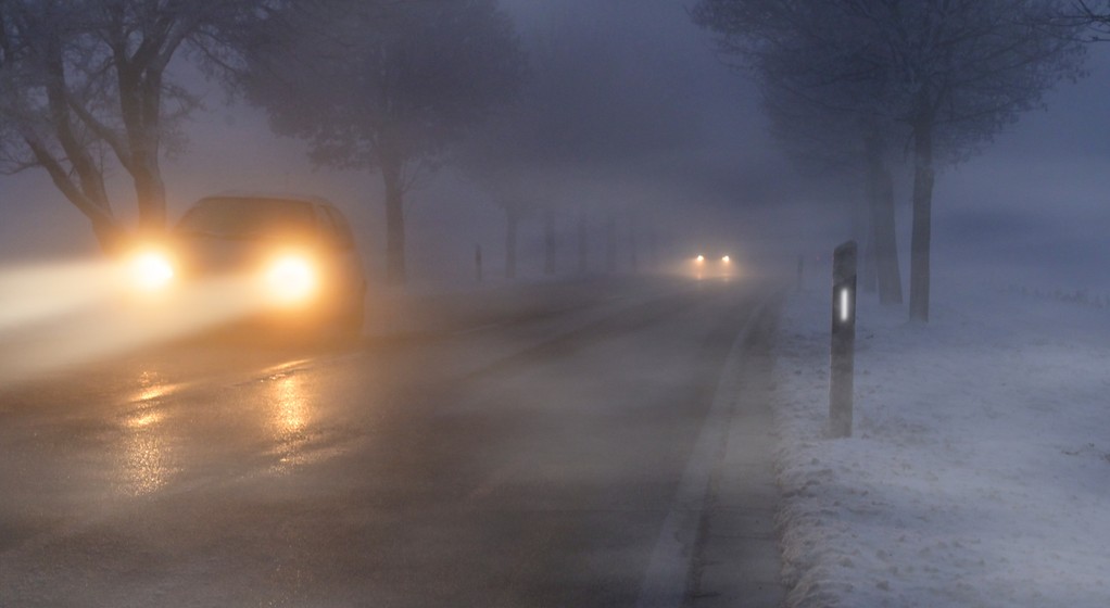 Przy 100 km na godz. droga hamowania na oblodzonej nawierzchni to nawet pół kilometra