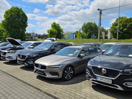 Podejrzane oferty sprzedaży samochodów. Te rzeczy powinno mieć każde ogłoszenie, inaczej dyskwalifikacja
